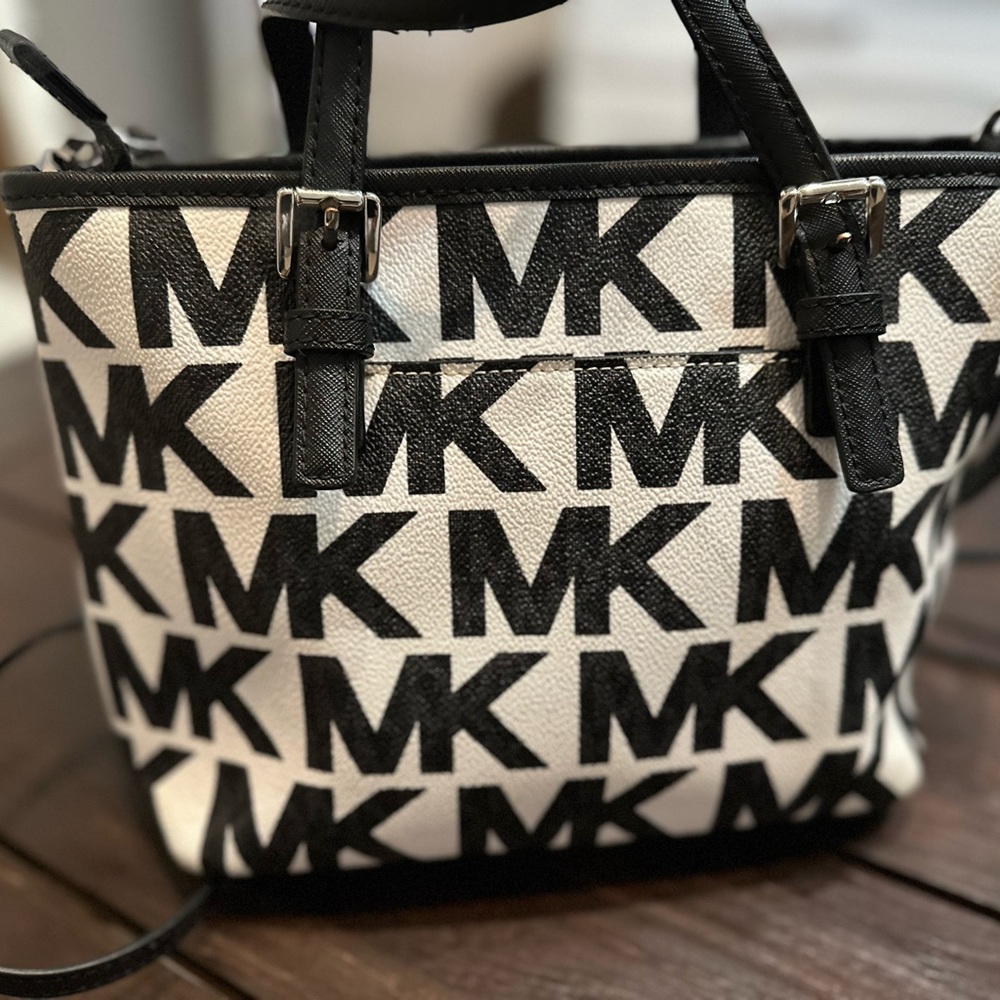 Michael Kors Jet Set Travel XS Carryall Tote Xbody MK Graphic Logo White Black - Picture 3 of 12